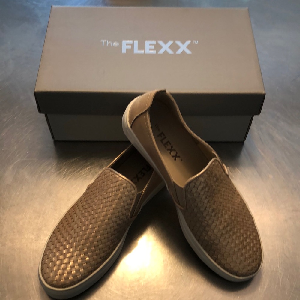 NWOT The Flexx gold sneakers